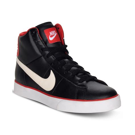 Classic Nike Sneakers for Men .